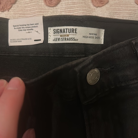 NWT jean shorts signature gold - Picture 3 of 7